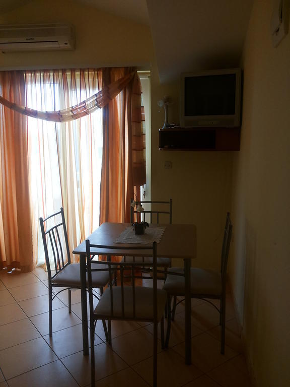 Apartments Villa Dalmatina Водице Номер фото